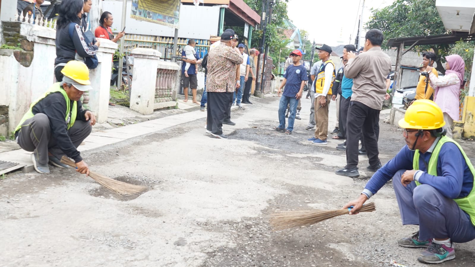 Dorong Percepatan Proyek Perbaikan Jalan, Bupati Subandi Target Rampung Sebelum Idulfitri