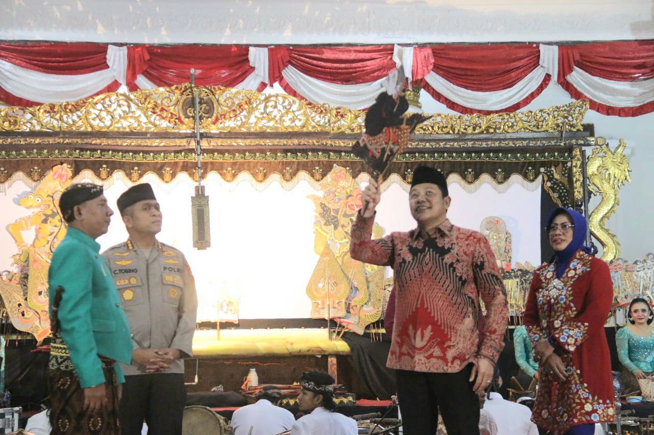 Pagelaran Wayang Kulit Peingati Hari Jadi ke-167 Sidoarjo, Angkat Lakon “Semar Mbangun Kayangan”