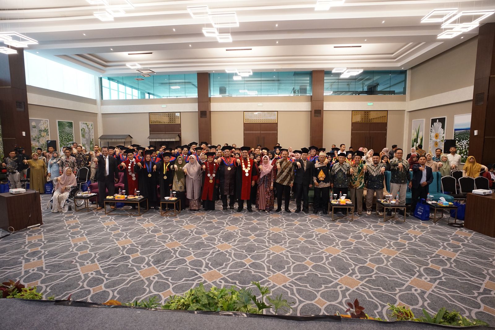Wisuda Perdana STTM ARFA Bojonegoro, 33 Sarjana Siap Mengabdi