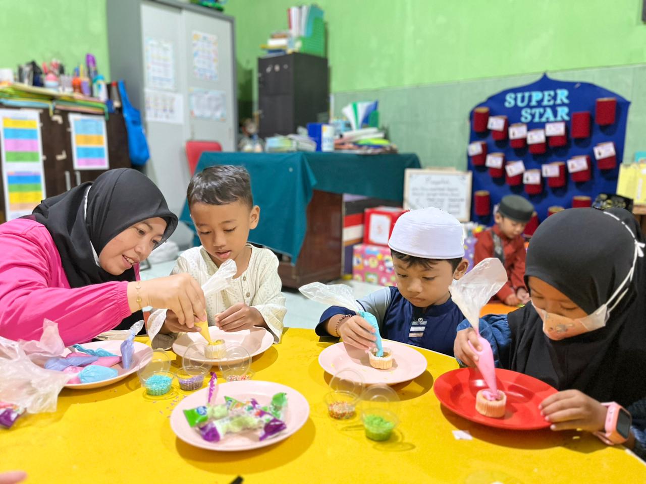 Tanamkan Kesabaran dan Latih Kreativitas Siswa, TK Aisyiyah Bebekan Gelar Cooking Class Ramadan