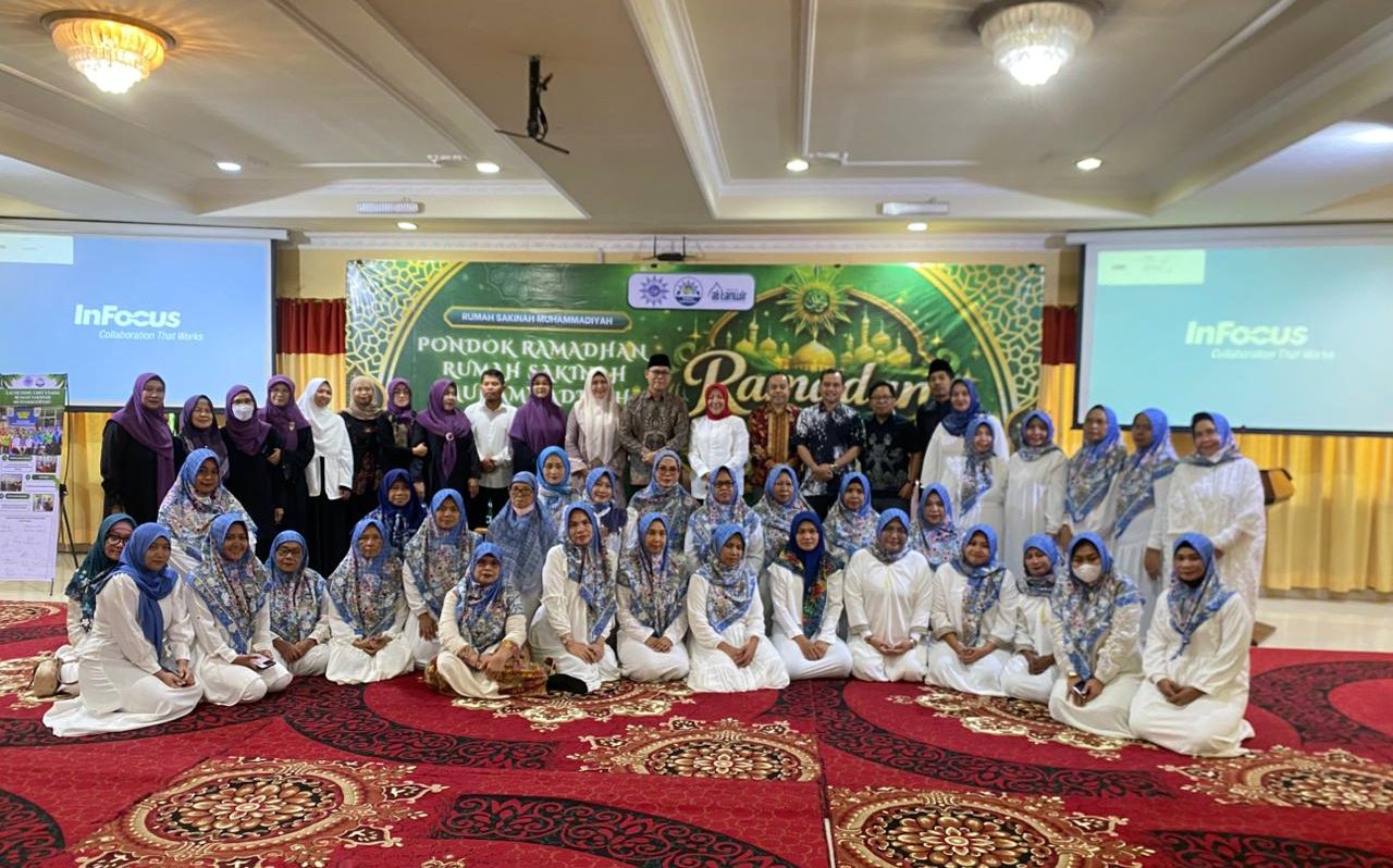 Foto bersama para peserta Pondok Ramadan Rumah Sakinah Muhammadiyah yang digelar MPKS PP Muhammadiyah. (Foto: Dok. Panitia)