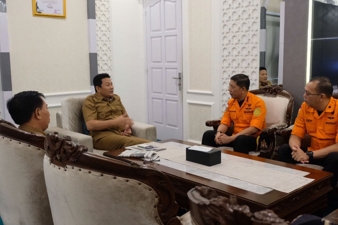 Basarnas Beri Penghargaan Pemkab Sidoarjo atas Dukungan Operasi SAR di Ponpes Al-Khoziny