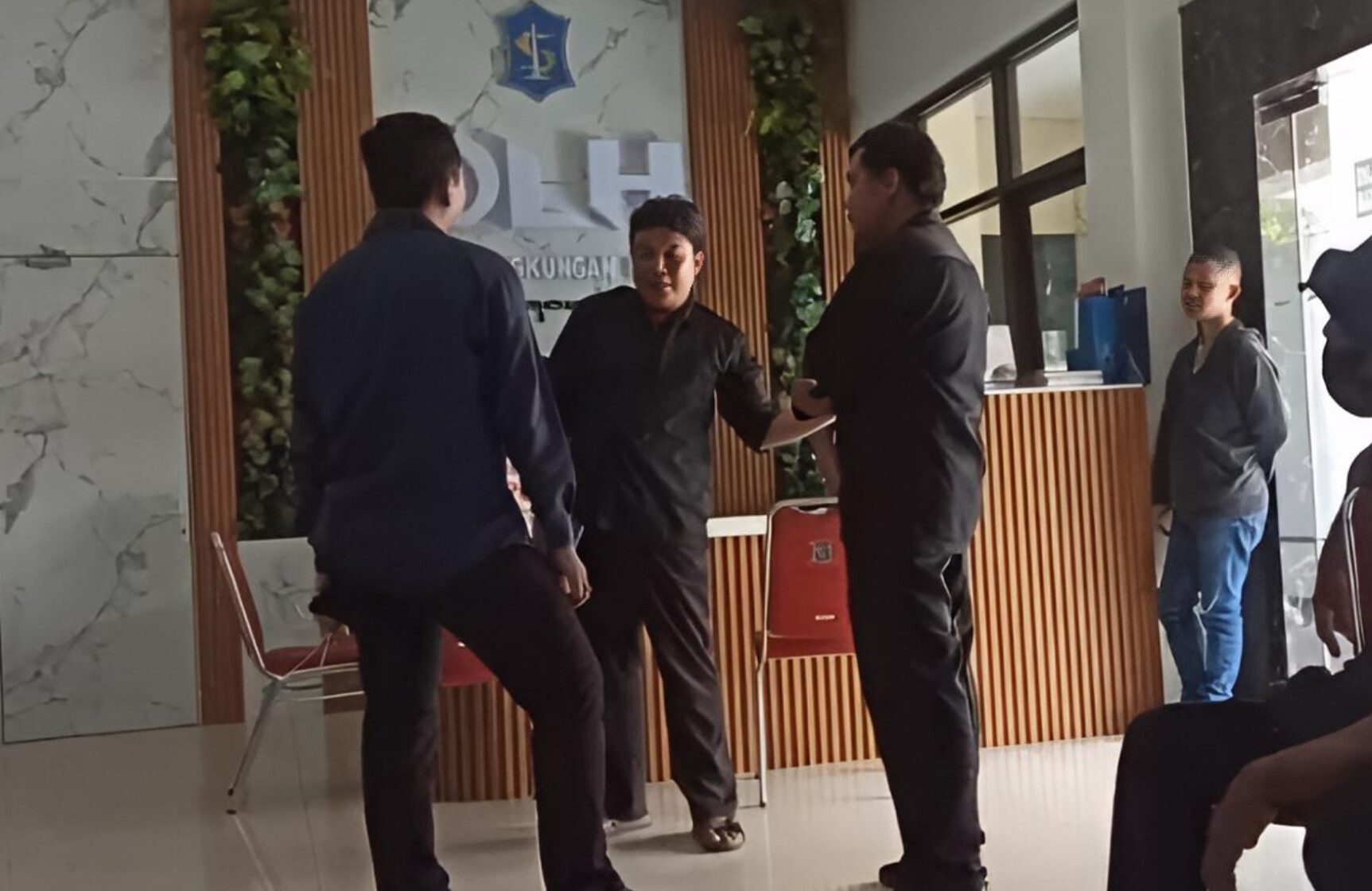 Temui DLH Kota Surabaya untuk Transparansi, FM3 Diminta Pulang