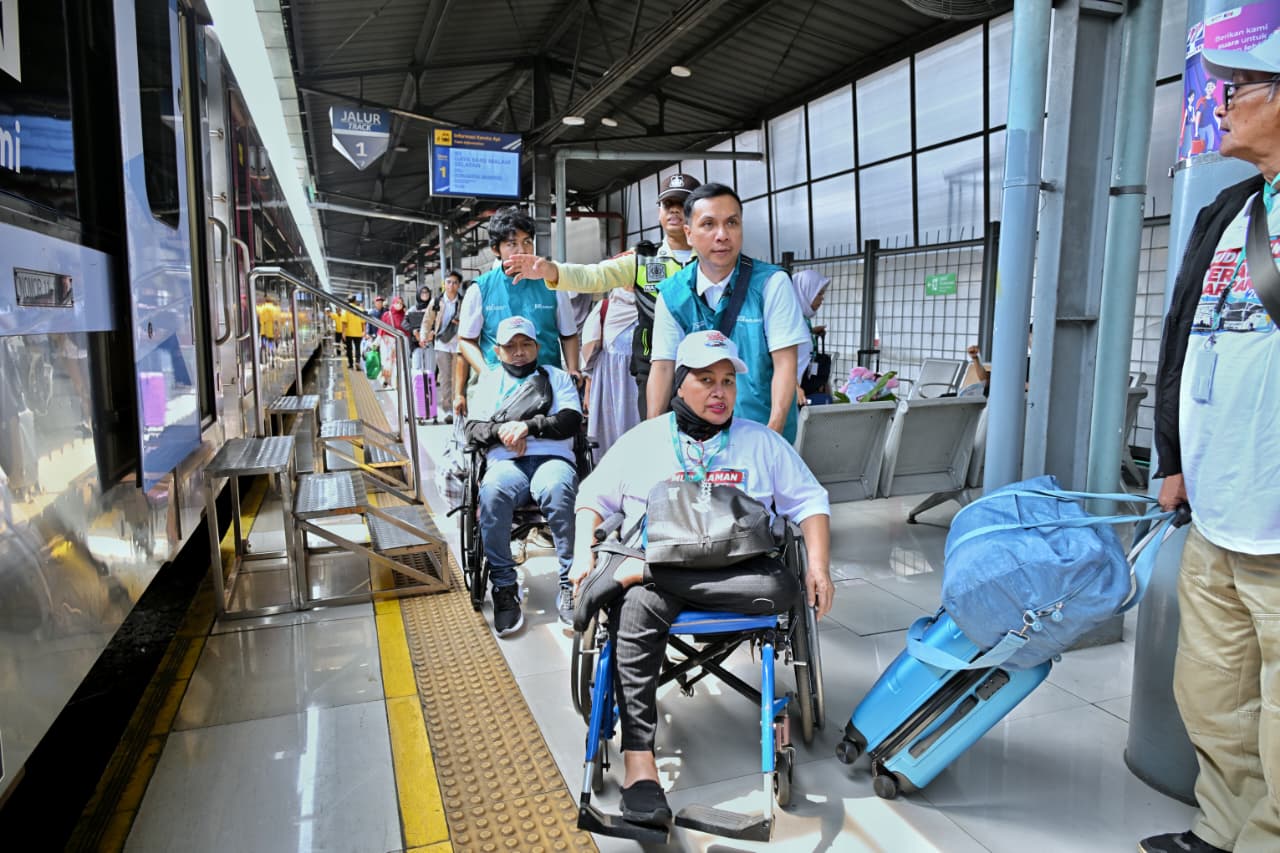 Kereta Api Paling Tepat Waktu, Bus Paling Telat Saat Mudik 2026