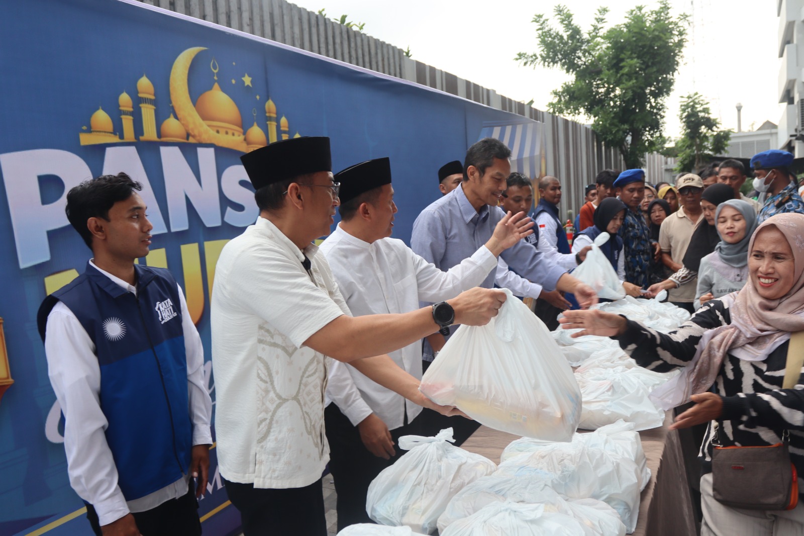 Gelar PANsar Murah, PAN Jatim Berbagi Kebahagiaan dan Jaga Stabilitas Harga Pangan