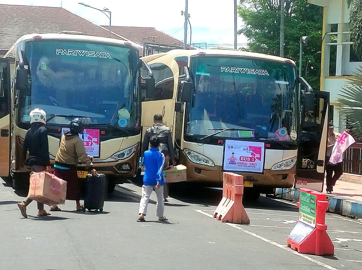 Mudik Gratis Pemkab Jember Tuntas, Antar 500 Penumpang di Empat Rute