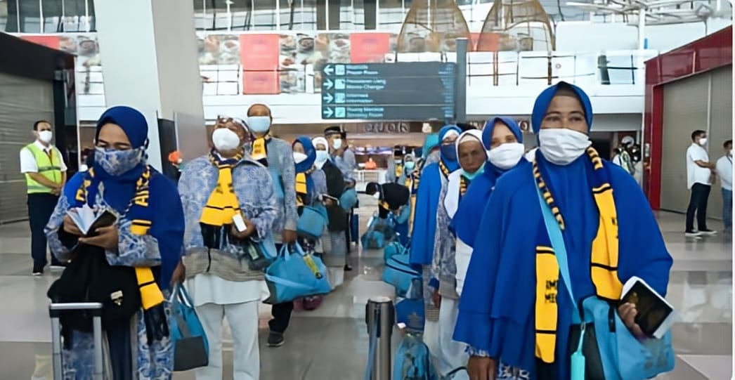 58 Ribu Jemaah Umrah Tertahan, DPR Desak Negara Segera Pulangkan dan Pastikan Perlindungan Total
