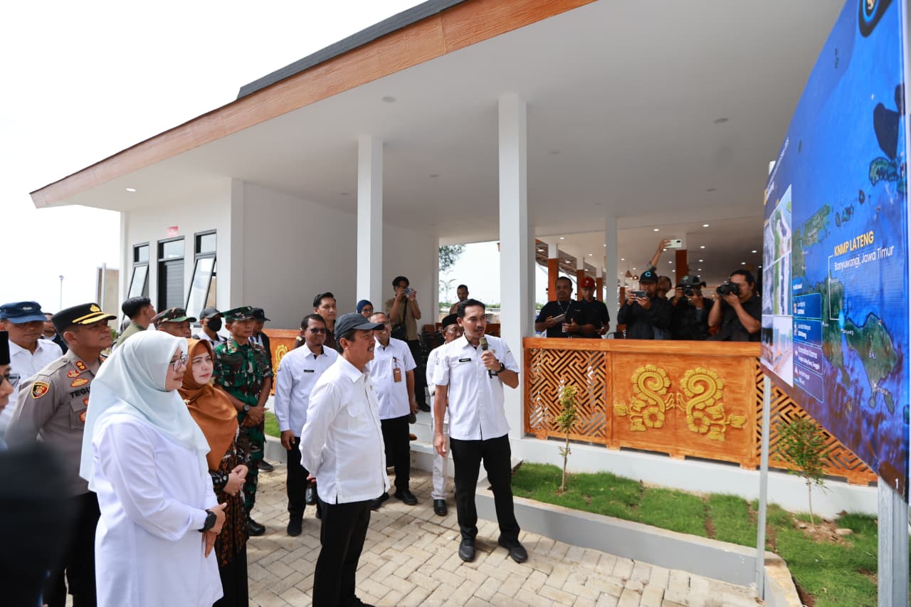 Tinjau Proges Kampung Nelayan Merah Putih Banyuwangi, Menteri KP: Bagus Banget!