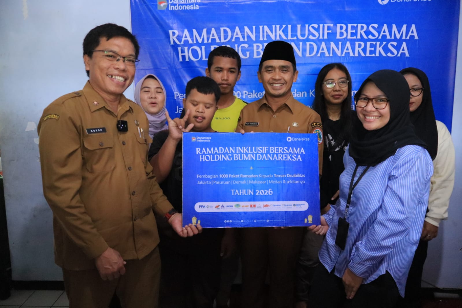 PT SIER Salurkan 200 Bingkisan Lebaran untuk Difabel di Kota Pasuruan