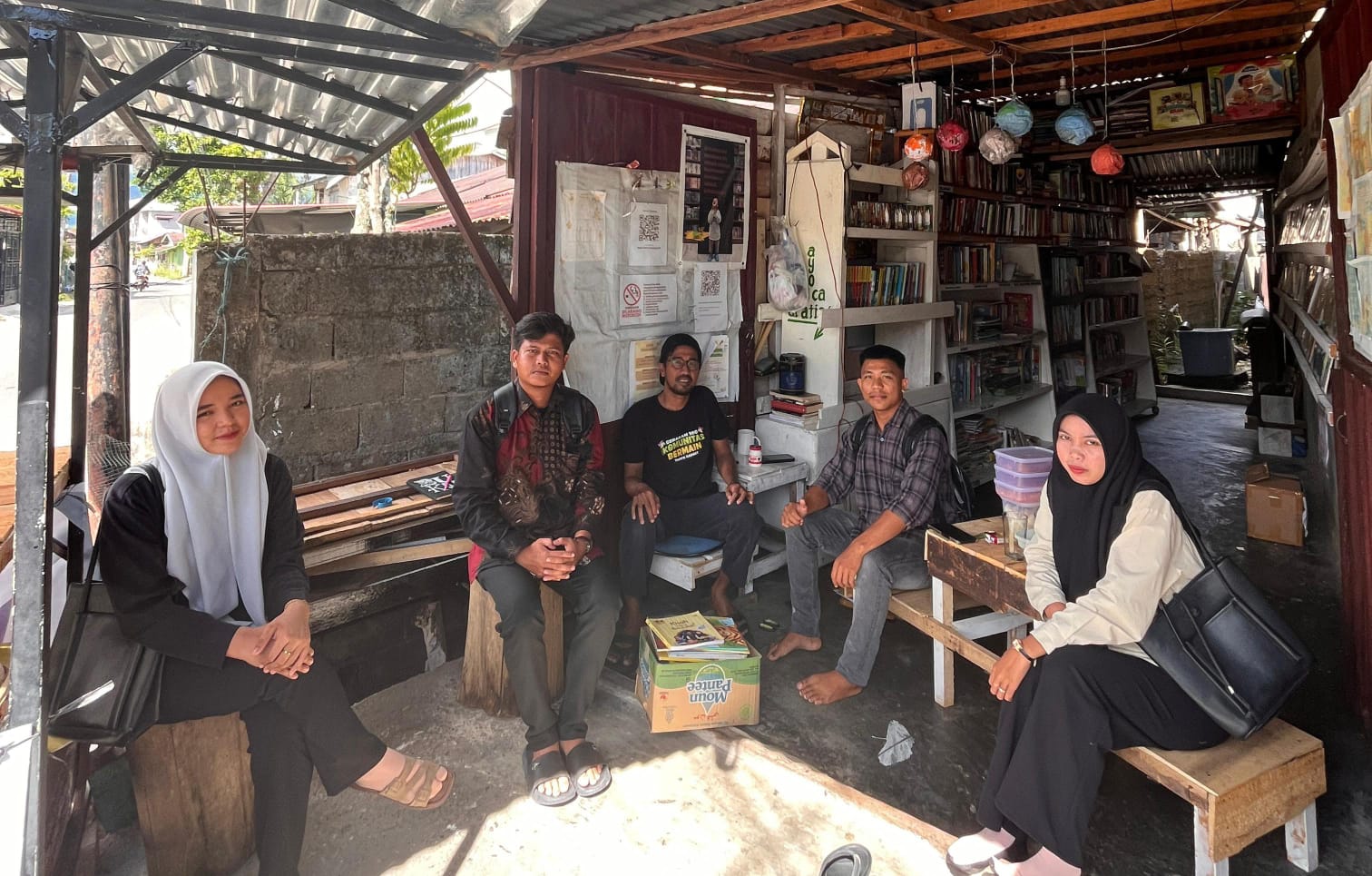 Pererat Sinergi Antar-Komunitas, Muda Literasi Kunjungi Sigupai Mambaco