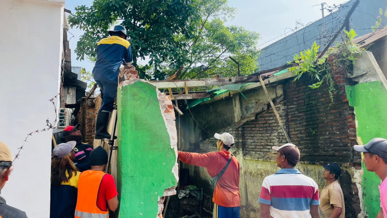 Pemkab Jember Tertibkan Bangunan di Saluran Irigasi, Antisipasi Banjir di Kaliwates