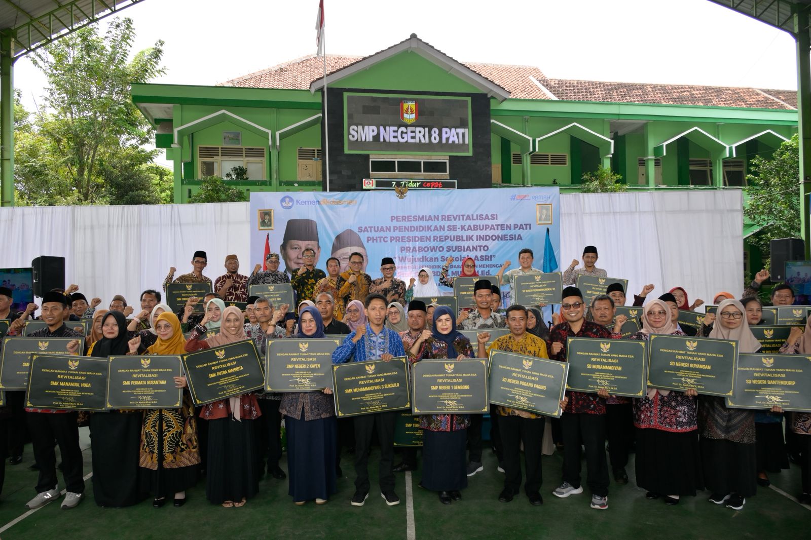 Peresmian revitalisasi satuan pendidikan se-Kabupaten Pati di SMP Negeri 8 Pati, Ahad (12/4/2026). (Foto: Humas)