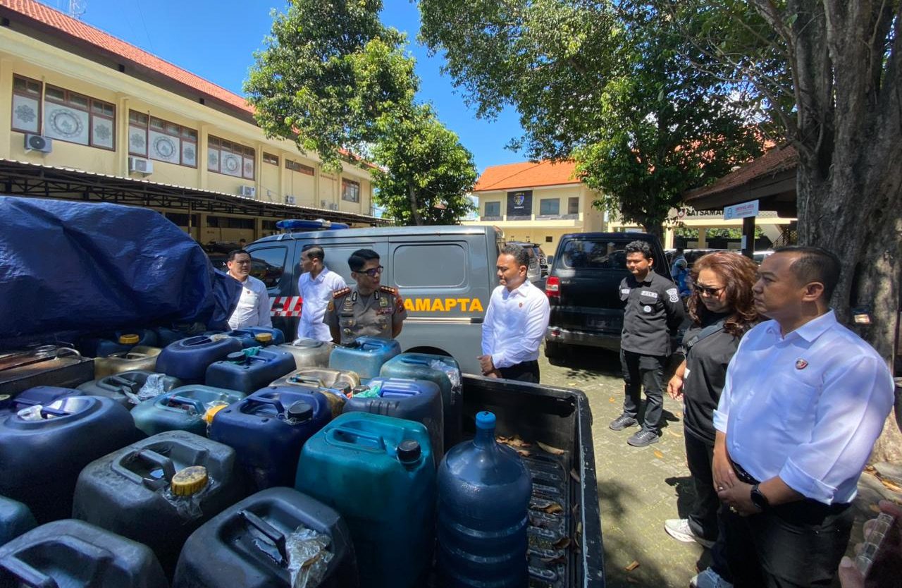 Polresta Banyuwangi Bongkar Kasus Mafia BBM Subsidi: Amankan 7 Tersangka, Sita Ratusan Liter Solar dan Pertalite