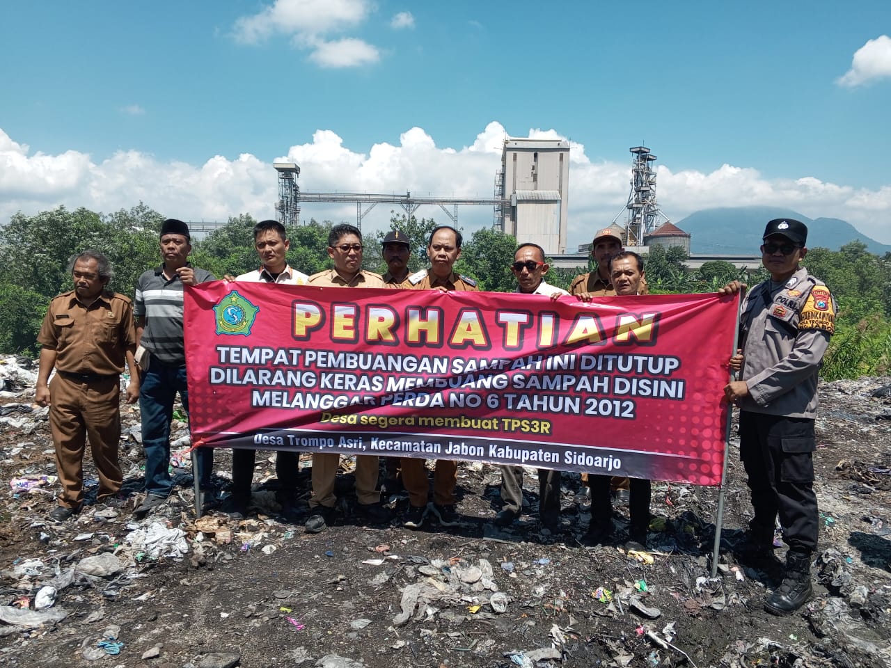 DLHK Sidoarjo Tutup TPA Liar di Trompoasri, Pengelolaan Sampah Desa Akan Dibenahi