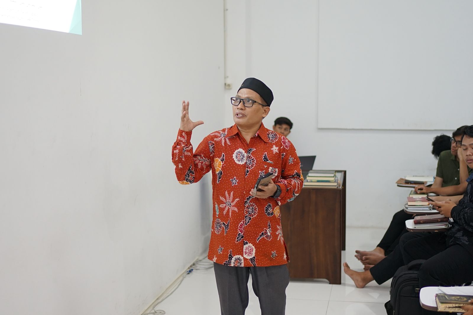 Wacana “War Tiket Haji” Dinilai Picu Ketimpangan, Dosen Umsida Soroti Aspek Keadilan