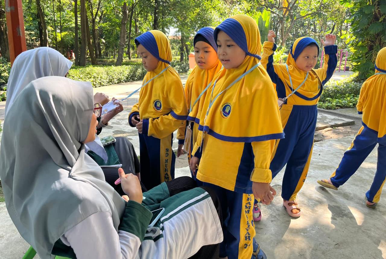 Tingkatkan Reading Skill Lewat Guessing Word, SD Muhammadiyah 24 Surabaya Laksanakan English Camp