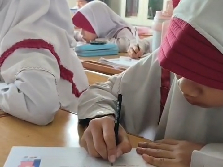 Cara Unik SD Muhammadiyah 24 Surabaya Ajarkan Literasi Keuangan Sejak Dini