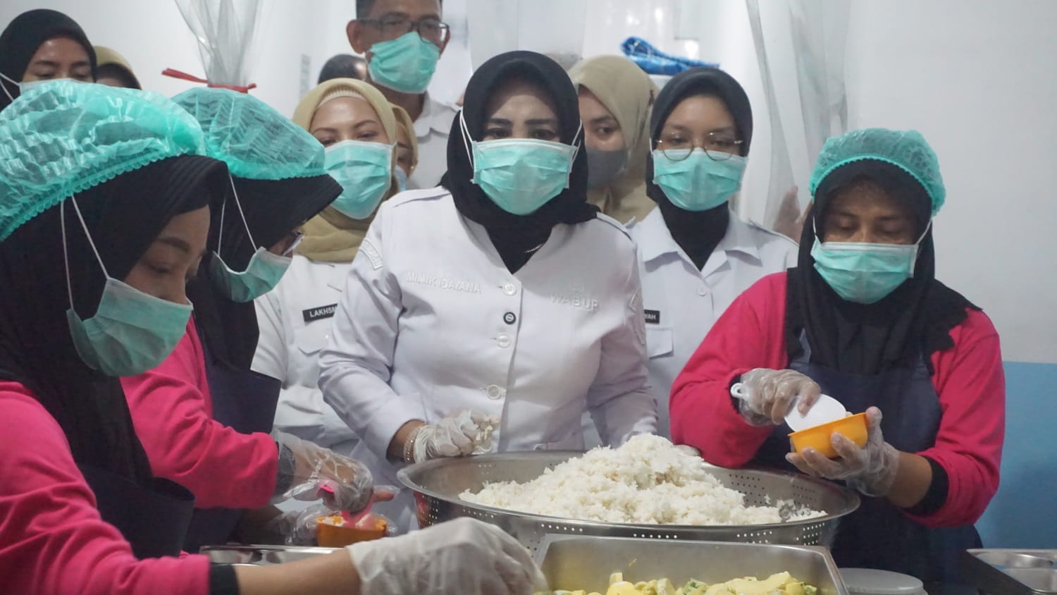 Tinjau Dapur SPPG di Kecamatan Tarik, Wabup Mimik Idayana Pastikan Kesesuaian SOP dan Kebersihan