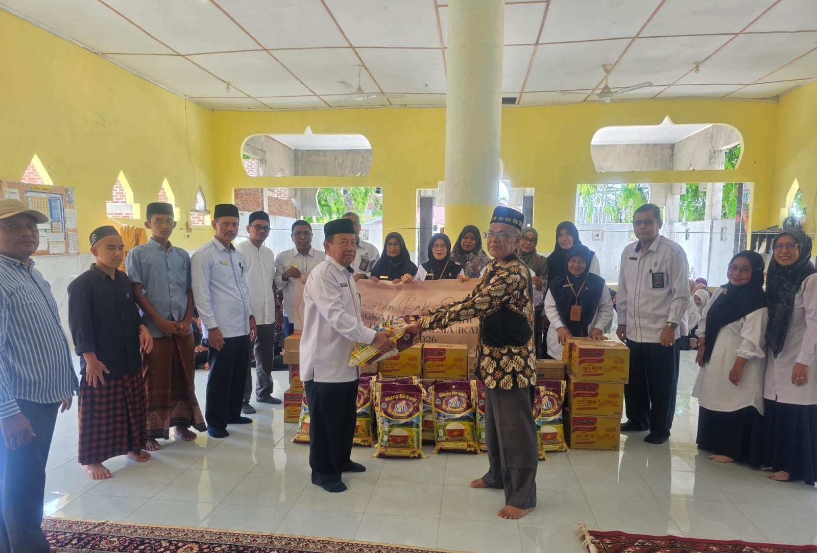 Peringati HUT ke-73, IKAHI Aceh Salurkan Sembako dan Silaturahmi ke Kediaman Sesepuh Hakim