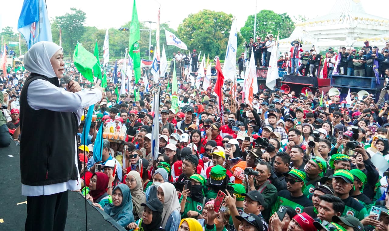 4 kado Khofifah untuk buruh Jatim