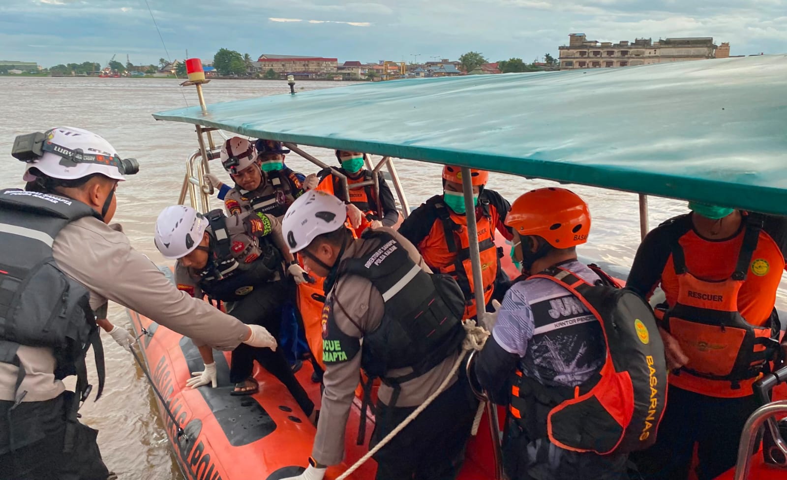Korban Tenggelam di Sungai Kapuas Ditemukan Meninggal Dunia pada Hari Ketiga Pencarian