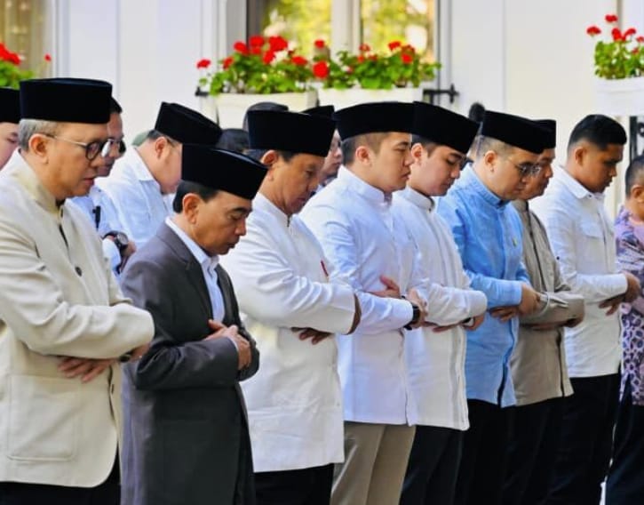 Prabowo Salat Iduladha 1447 Hijriah di Paris, Khatib Asal UMLA Lamongan Sampaikan Pesan ‘Sembelih Ego’