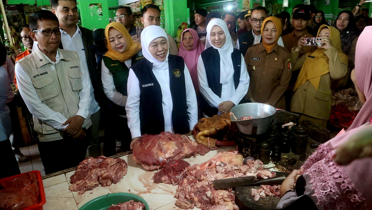 Khofifah Sidak Pasar di Bojonegoro, Jelang Iduladha Kebutuhan Pokok Aman