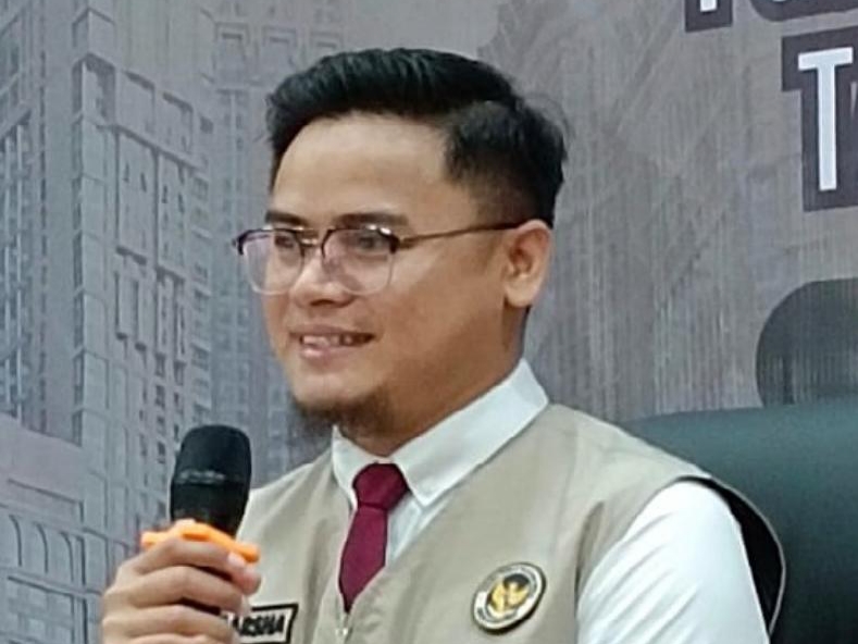Juru Bicara Kemenhaj RI, Ichsan Marsha, mengungkapkan kasus pelanggaran yang dilakukan sejumlah KBIHU dan oknum petugas nakal. (Foto: Dok.)