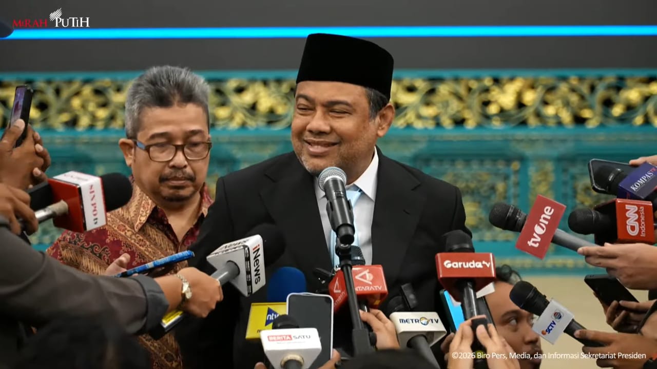 Said Iqbal berbicara kepada awak media usai resmi dilantik sebagai Penasihat Khusus Presiden Bidang Ketenagakerjaan dan Kesejahteraan Buruh, Senin (8/6/2026). (Foto: Setpres)