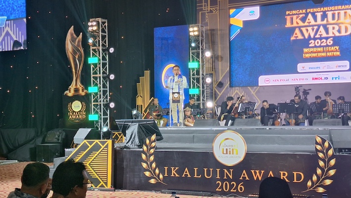 KH Zainuddin MZ Raih Lifetime Achievement Award Ikaluin Award 2026