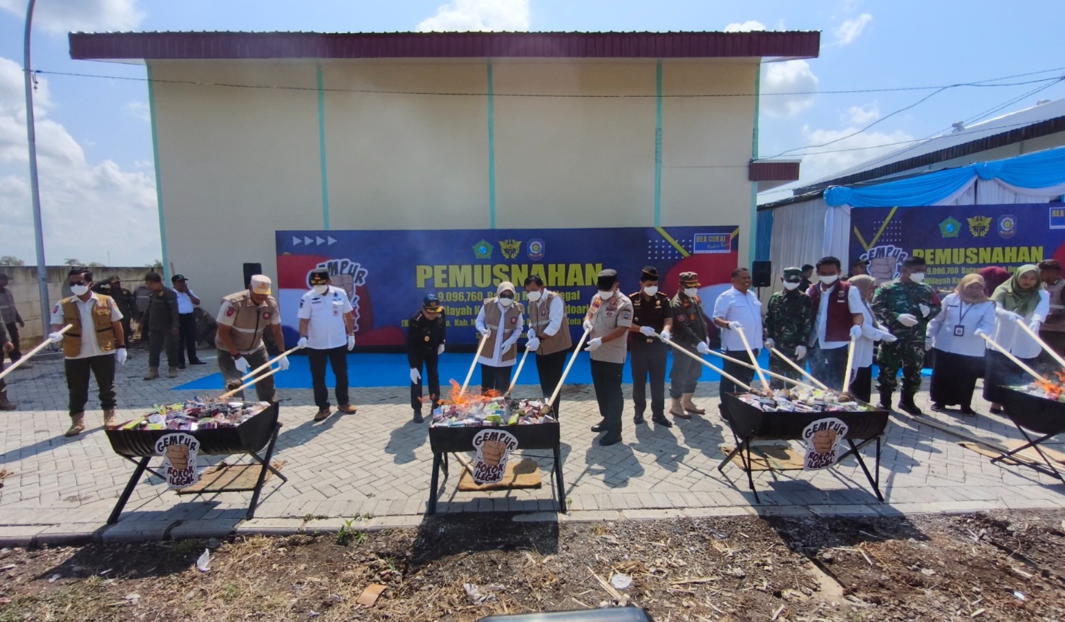 Tren Peningkatan Rokok Ilegal, Wabup Sidoarjo dan Bea Cukai Musnahkan Lebih dari 9 Juta Batang