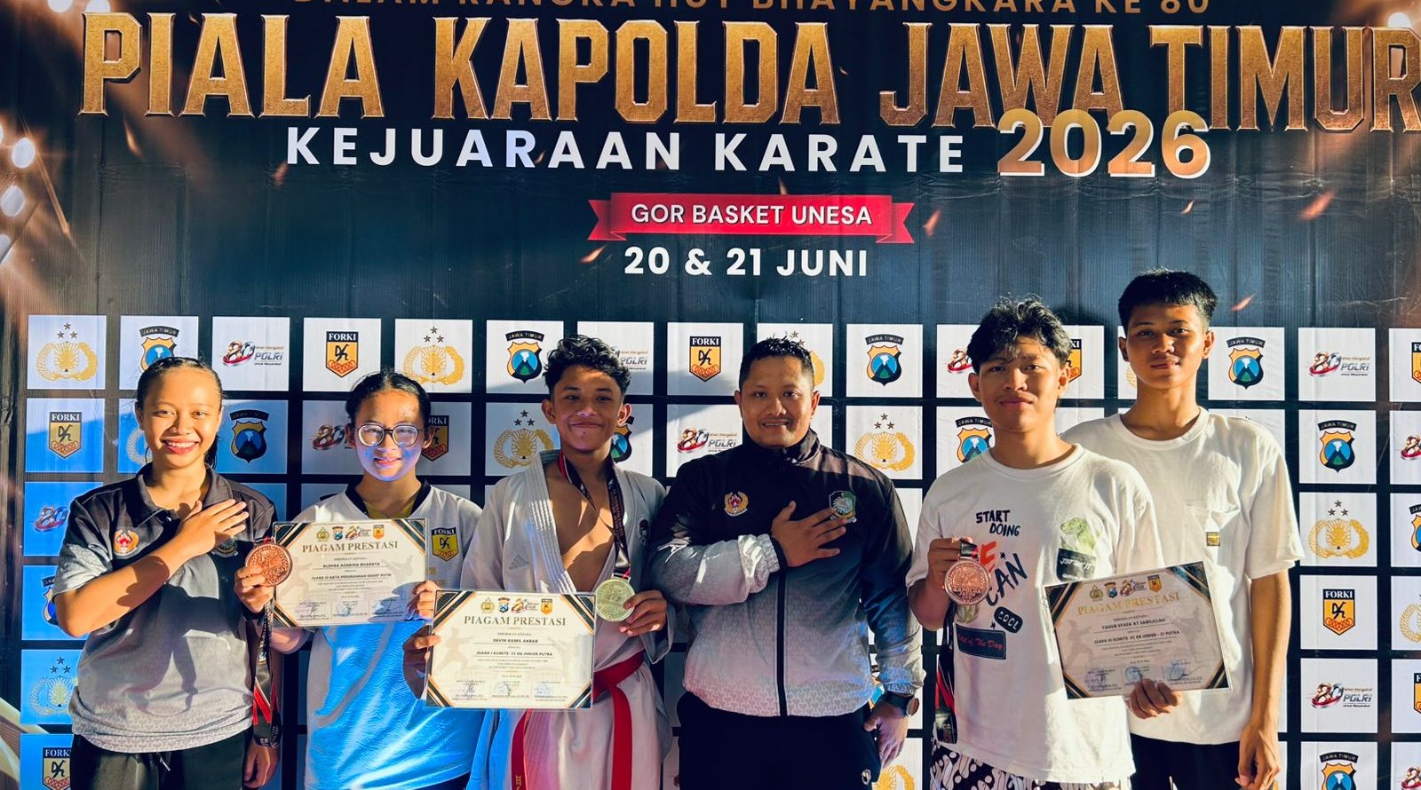Tim Karate Polresta Banyuwangi Gondol Tiga Medali di Ajang Kapolda Jatim Cup 2026