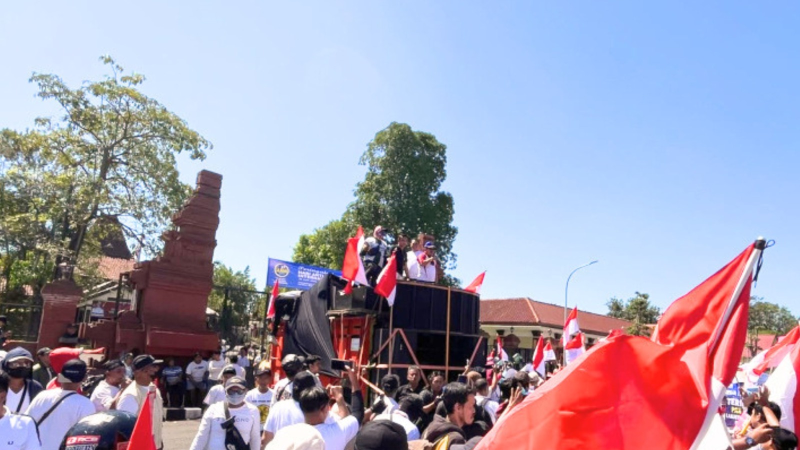 Ribuan Warga Sidoarjo Turun ke Jalan, Suarakan Dukungan Keberlanjutan Program MBG