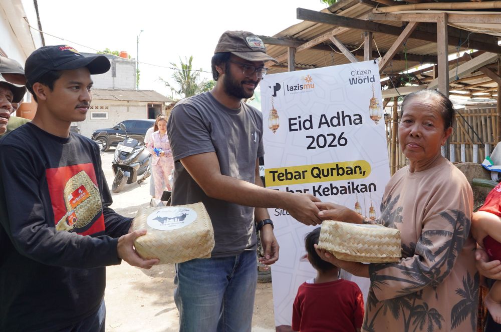 Dua Tahun Tak Rasakan Daging Kurban, Warga Kampung Nelayan Marunda Akhirnya Tersenyum