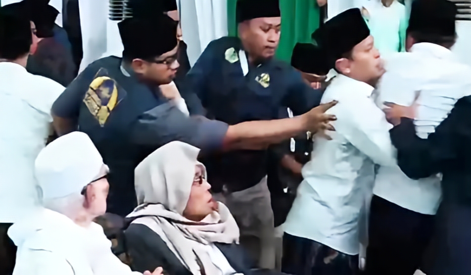 ricuh di konbes nu