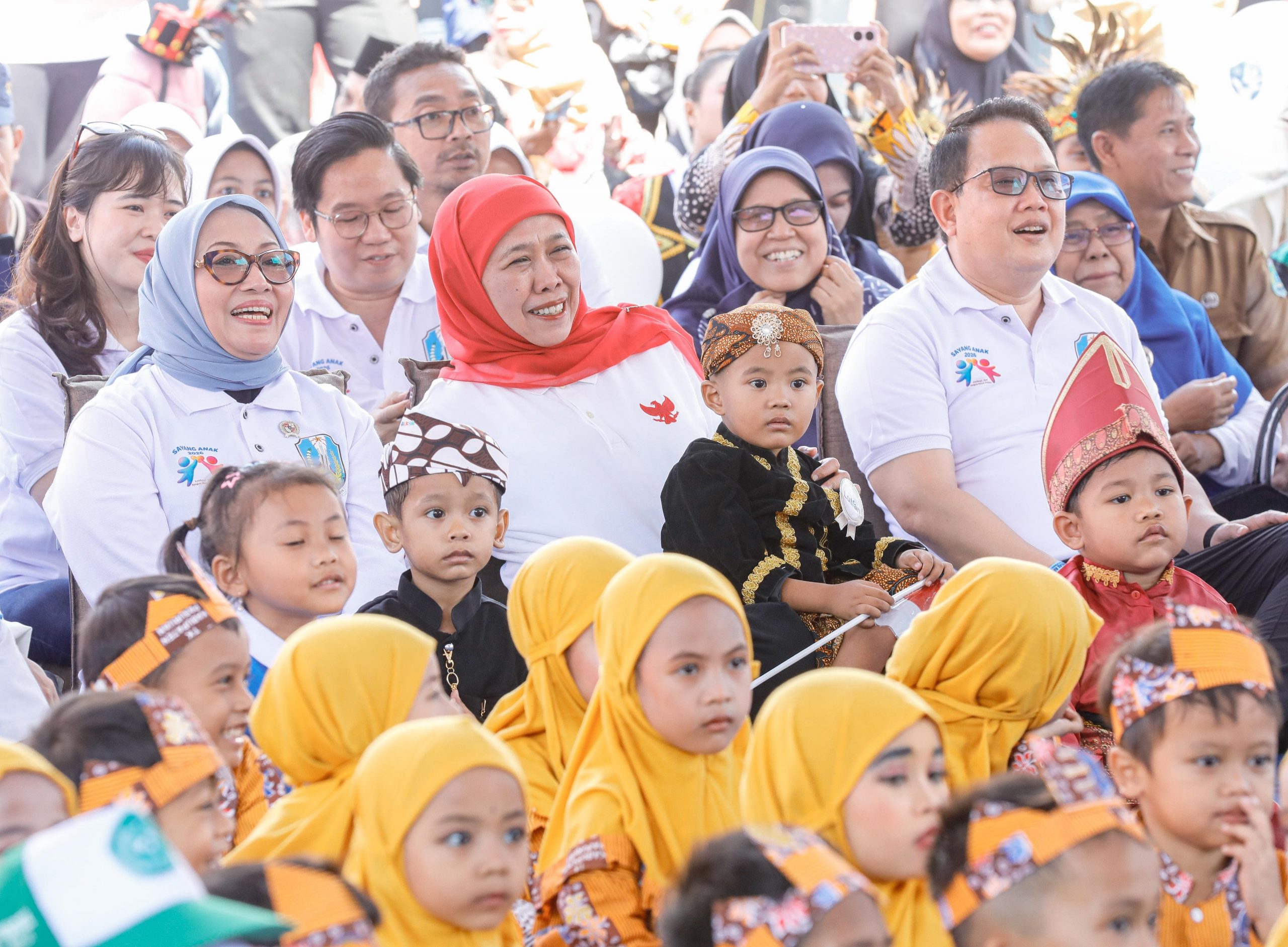 Khofifah dan Menteri PPPA Luncurkan Perisai Anak, Gerakan Lindungi Anak di Ruang Digital