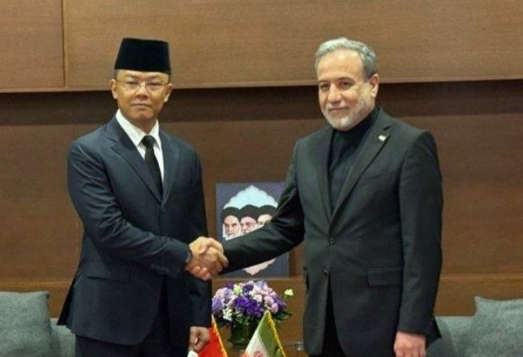 Menlu Sugiono Ziarah ke Makam Ayatollah Ali Khamenei di Iran, Tegaskan Persahabatan Indonesia-Iran
