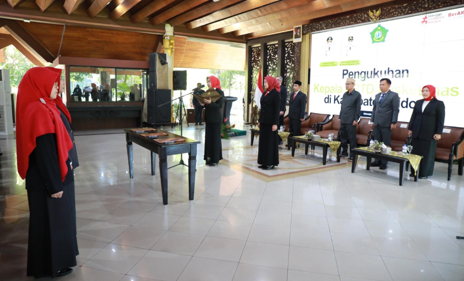 Kukuhkan 29 Kepala Puskesmas, Wabup Sidoarjo Tekankan Pelayanan Humanis dan Soroti Kasus HIV/AIDS