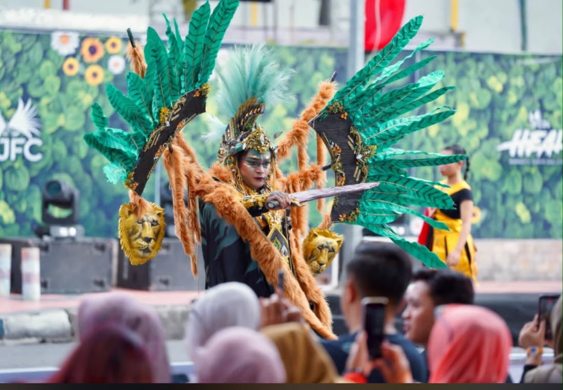 Masuk Program Unggulan, Menpar Gencar Promosi Jember Fashion Carnaval ke Tingkat Internasional