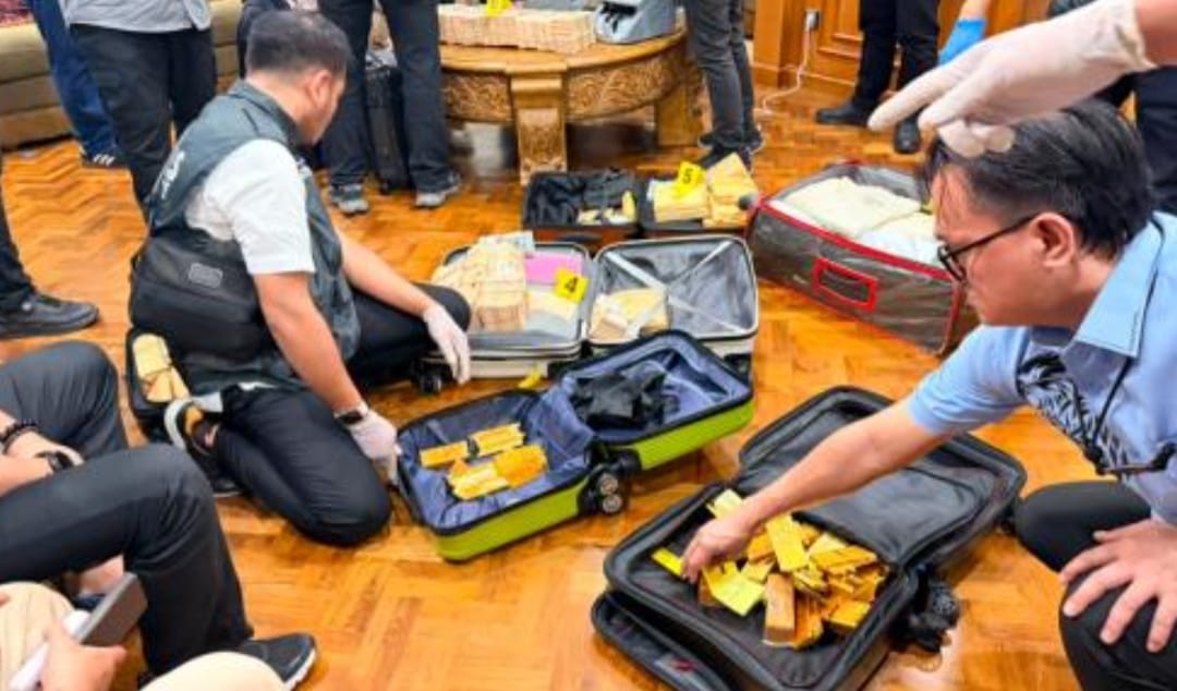 ​Tim Penyidik Kortastipidkor Polri Sita Rp476 Miliar dan 74 Kg Emas di Rumah Diduga Milik Jampidsus