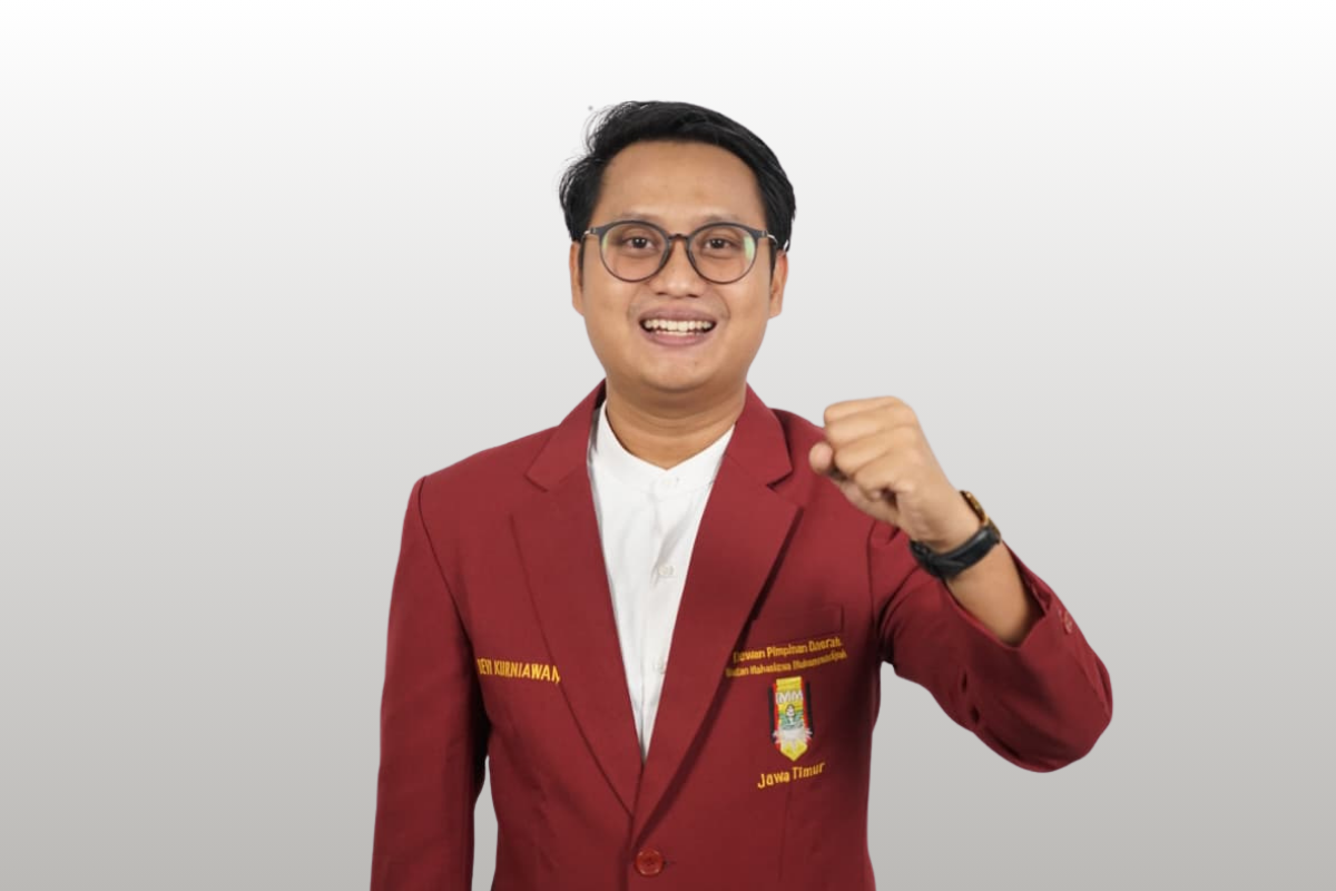 Narasi Cahaya Baru ala Devi Kurniawan: Qum Fa’andzir!