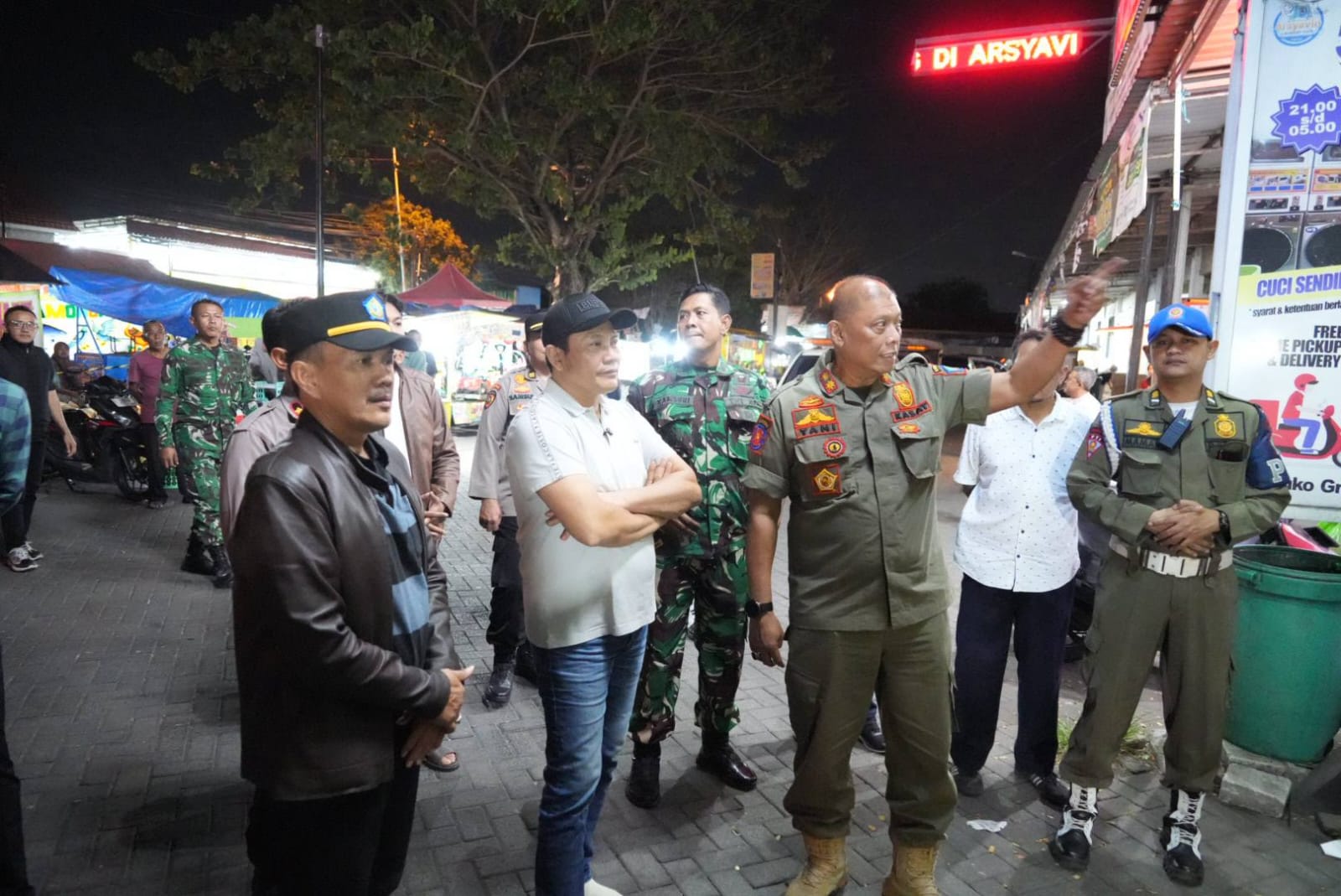 Intensifkan Razia, Bupati Bersama Forkopimda Sidoarjo Sita 1.696 Botol Miras