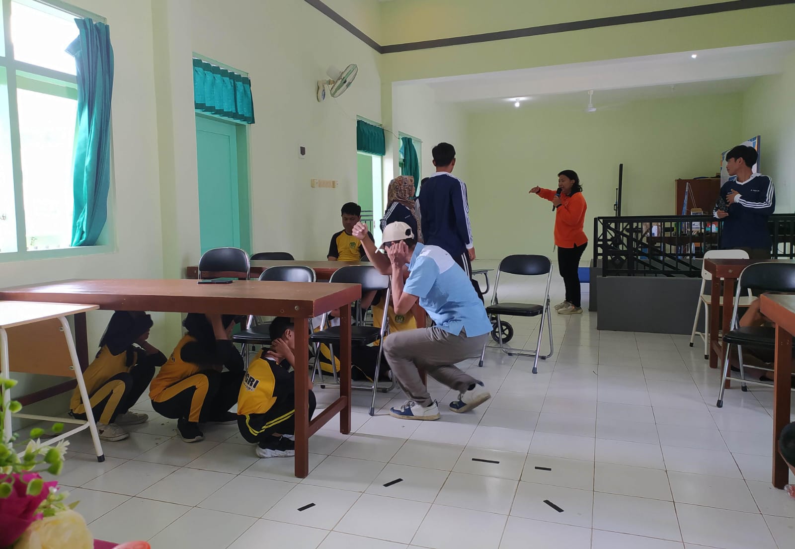 Puluhan Siswa dan Guru SLB Ikuti Sosialisasi Penguatan Satuan Pendidikan Aman Bencana di Banyuwangi