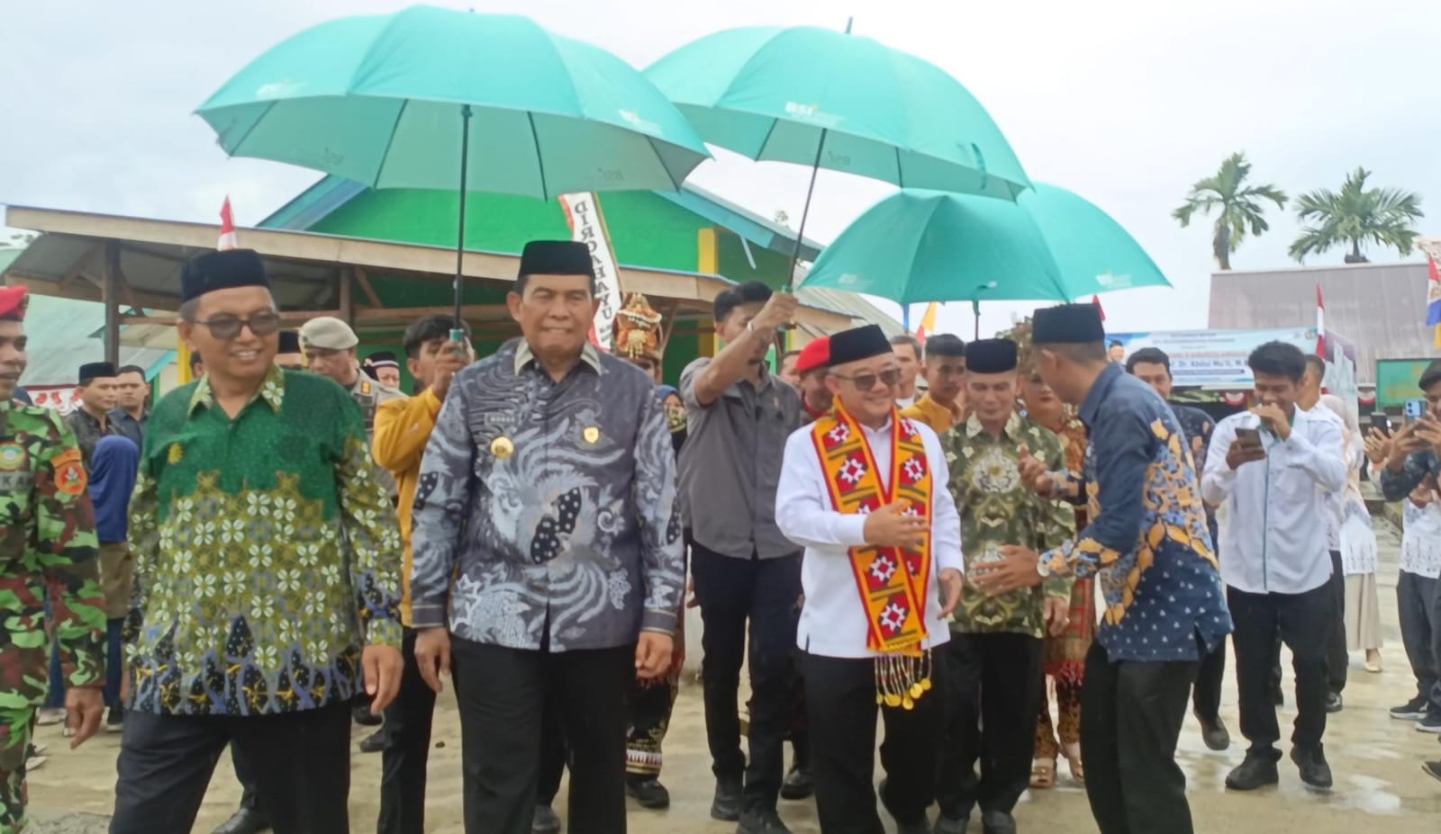 Mendikdasmen Abdul Mu’ti Letakkan Batu Pertama RKB SD Plus Muhammadiyah Sinabang