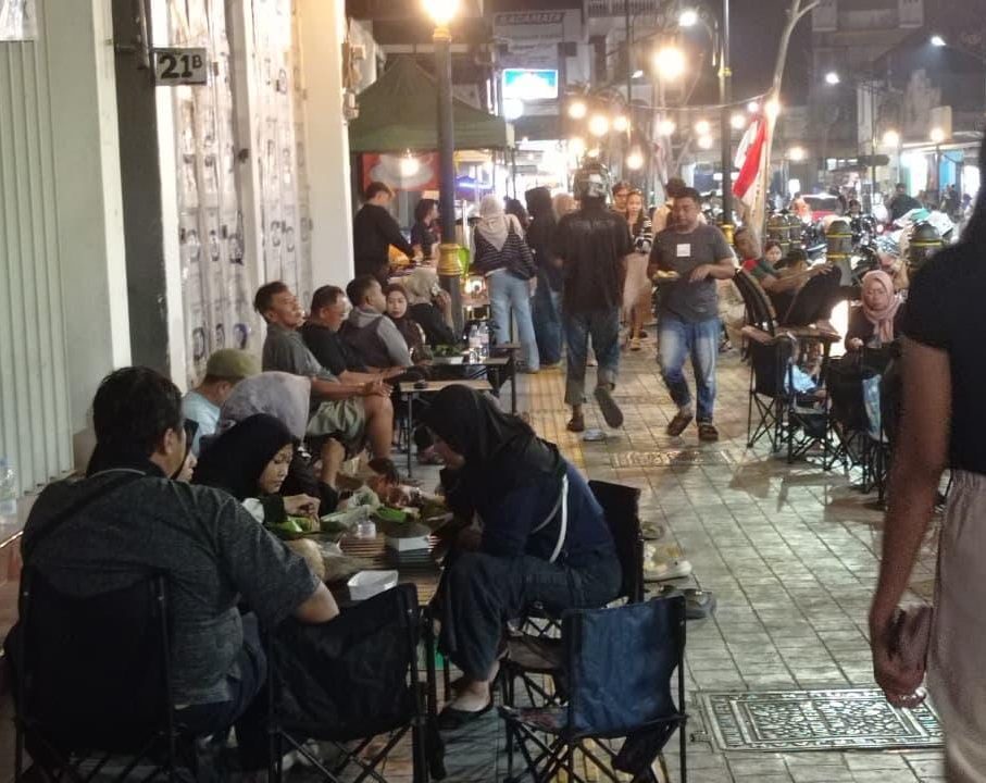 Jalan Stasiun Kediri