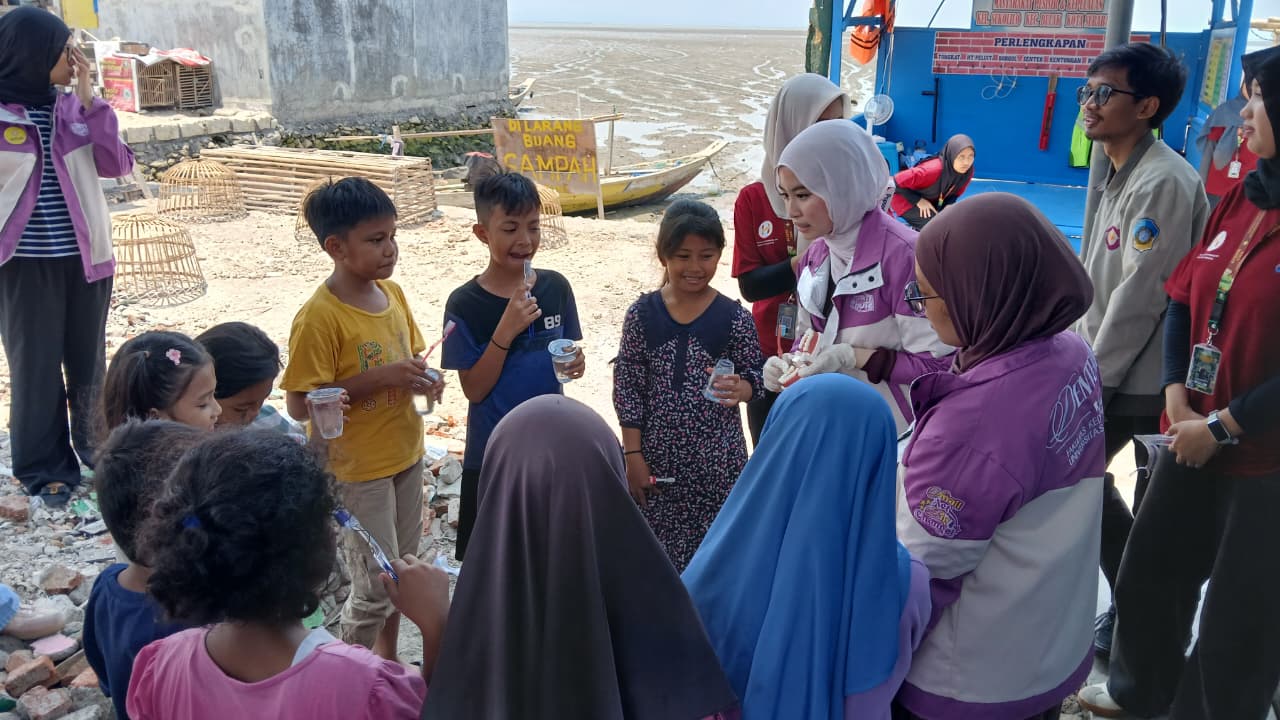 Anak-anak Sukolilo Baru Belajar Menjaga Kesehatan Gigi Lewat Senyum Sehat Pesisir