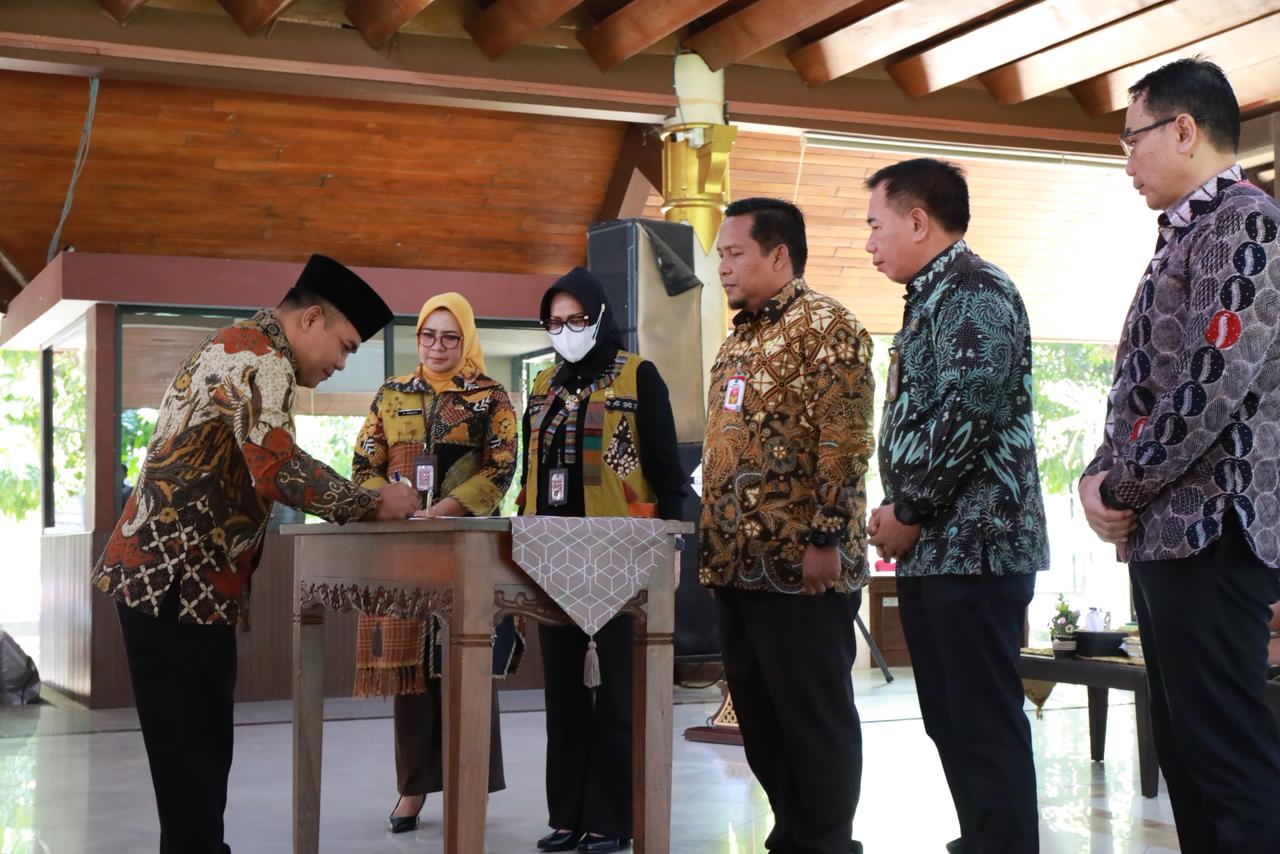 Kontrak Kinerja Direksi Delta Tirta: Tekan Kebocoran dan Perluas Cakupan Pelayanan Air Bersih