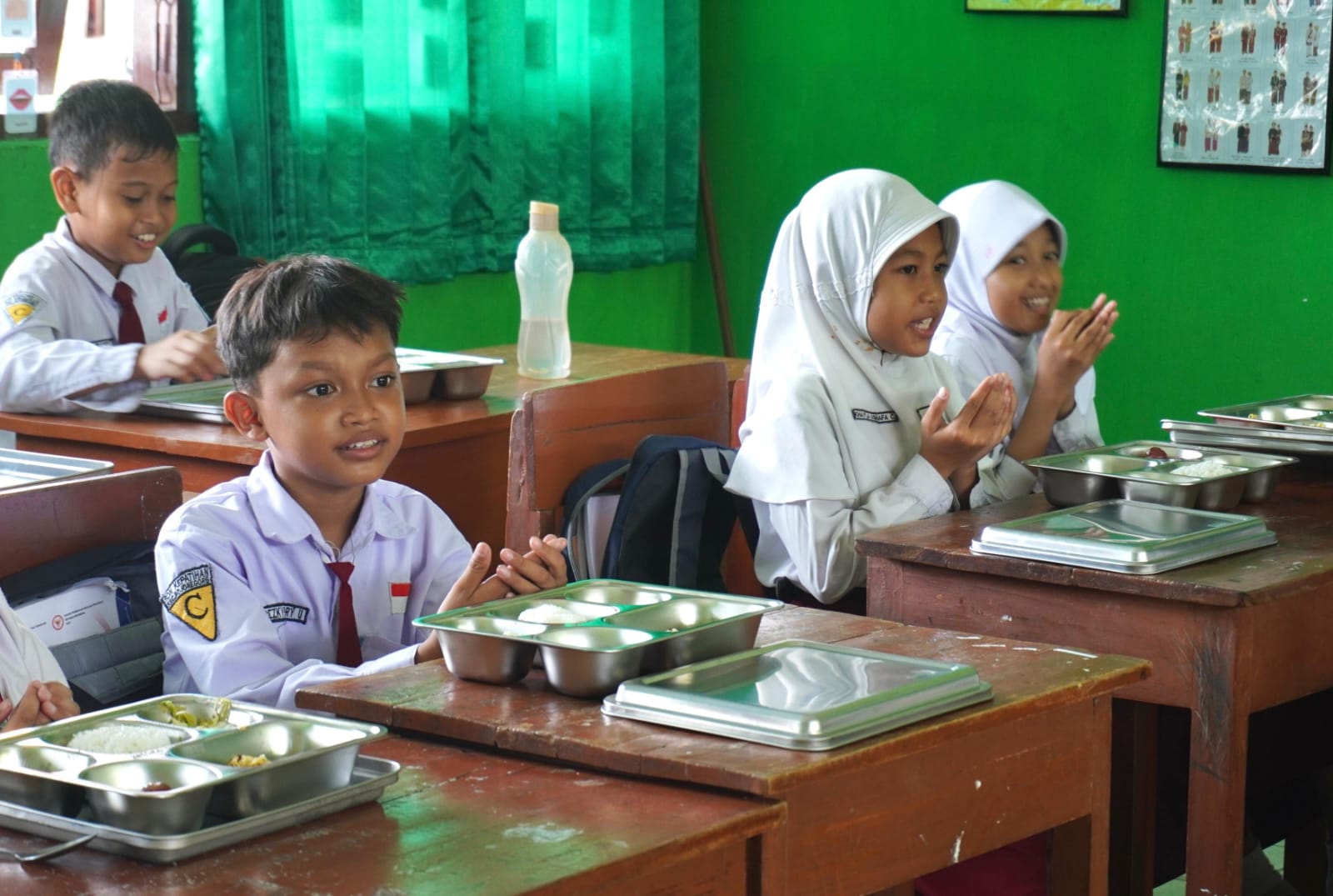 BGN: MBG Bukan Hanya Menyediakan Makanan Bergizi, Ada Delapan Kebiasaan Baik yang Dibangun