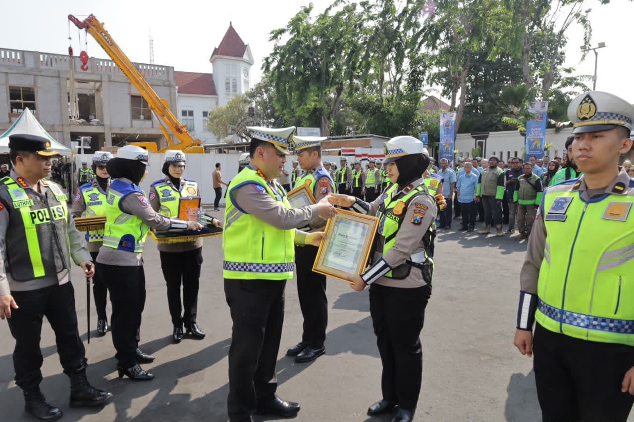 Jelang Hari Lalu Lintas Bhayangkara ke-71, Satlantas Polresta Banyuwangi Raih Penghargaan Pemanfaatan Media Sosial