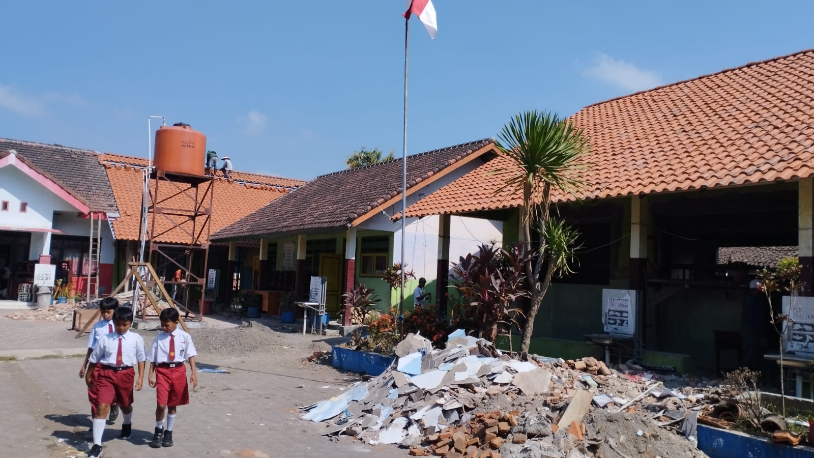 Revitalisasi Sekolah di Jember Serap 5 Ribu Pekerja, Gerakkan Ekonomi Lokal